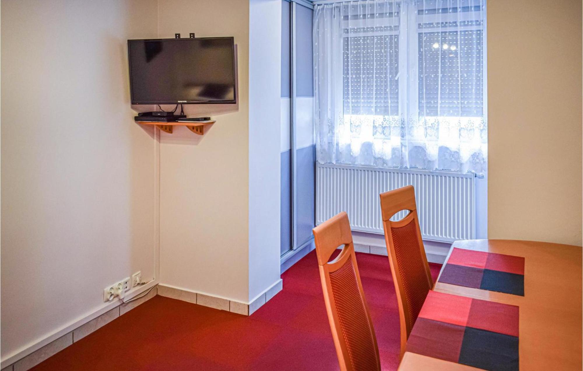 Nice Apartment In Ostroda With Kitchen 外观 照片